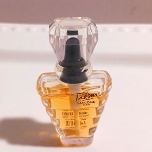 Tre'sor Lancome Paris Eau De Parfume Mini Travel Size  5ml.  .16fl oz